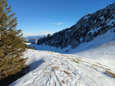 Ski de randonnée la première de l&apos;année 🙂Col de Mauvernay depuis le Château , la combe des Eparres et le col de Bovinant