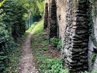 Chemin de l&apos;aqueduc après  la chapelle