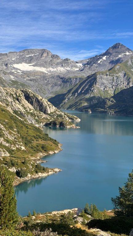 Le cheval blanc depuis le lac d’emosson