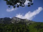 montée sous les contreforts de l&apos;Aiguille