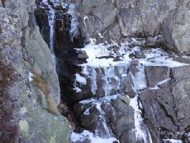 la cascade n&apos;est pas encore gelée