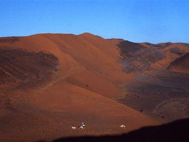 Bivouac au pied du djebel Mziouda sud est marocain
