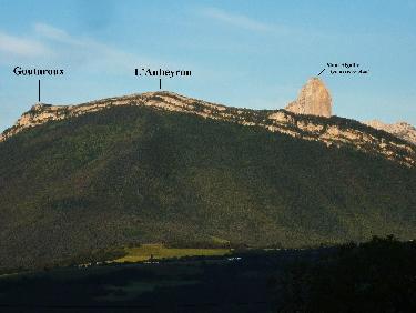 Vue d&apos;ensemble de la montagne Goutaroux - Aubeyron